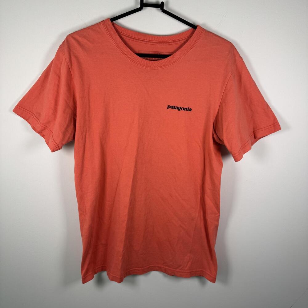 Patagonia Organic Cotton P-6 Logo Tee Shirt Mens Small Orange Short Sleeve